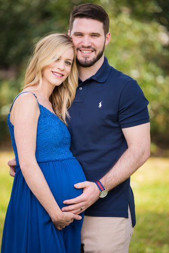 maternity pictures at the oak tree with blue dress 