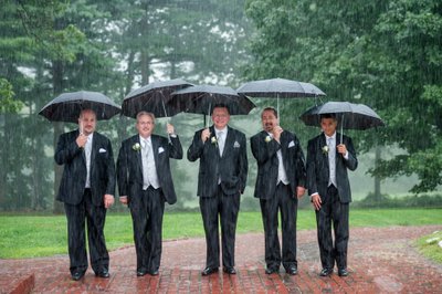 best Rainy wedding day photo ideas