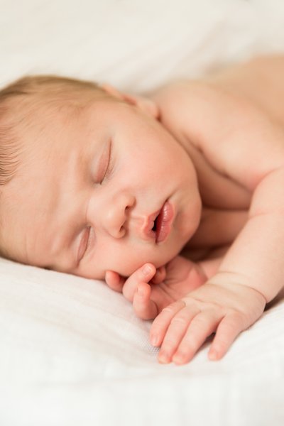 Light & Airy Newborn Photographer