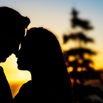 Sunset engagement pictures from Stanley park Sea wall 