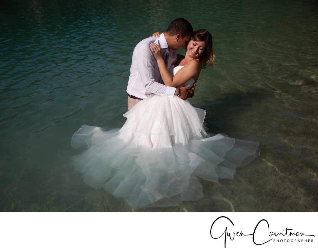 Drown the gown trash the dress session Italy.