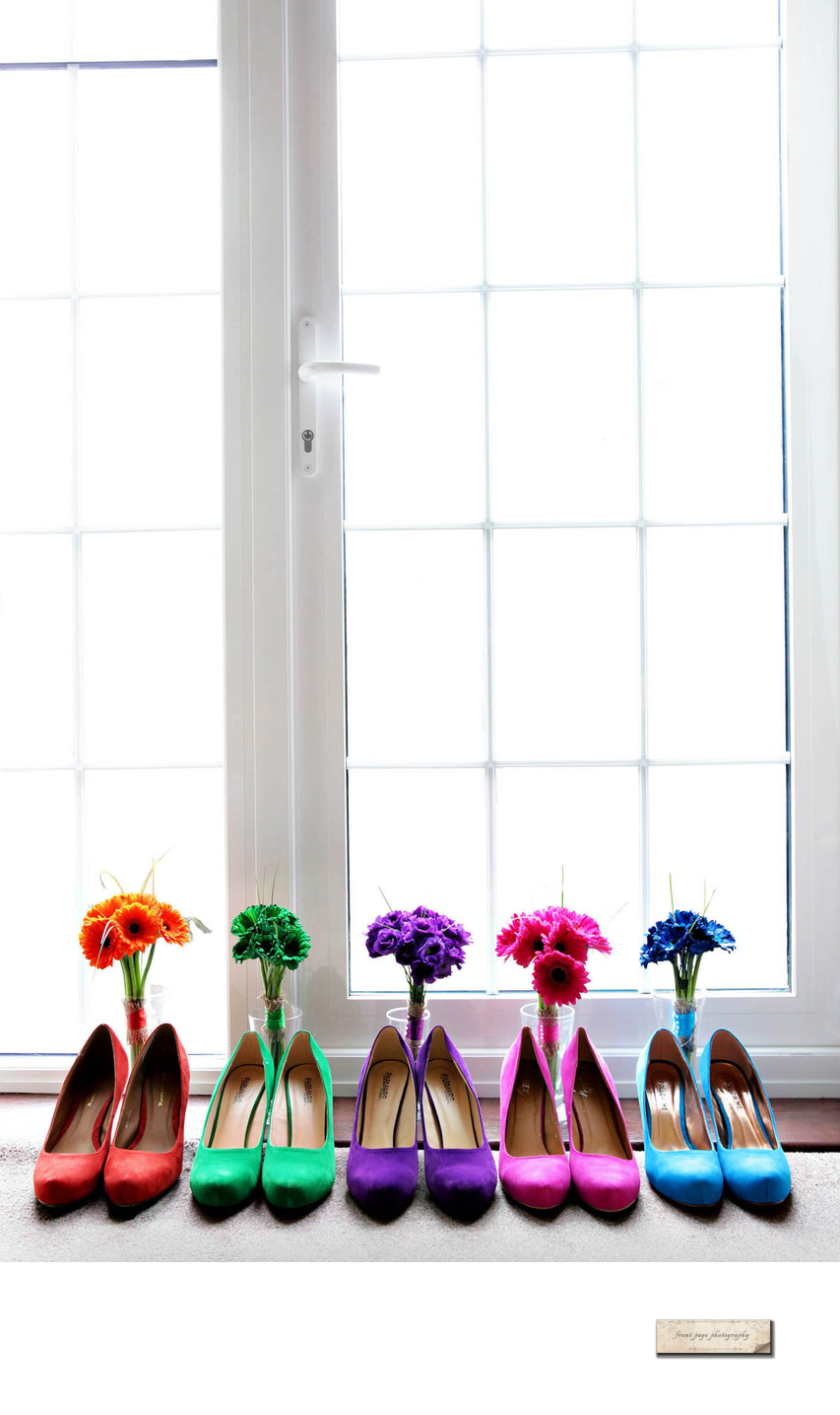 Bridesmaid's shoes and flowers on wedding day