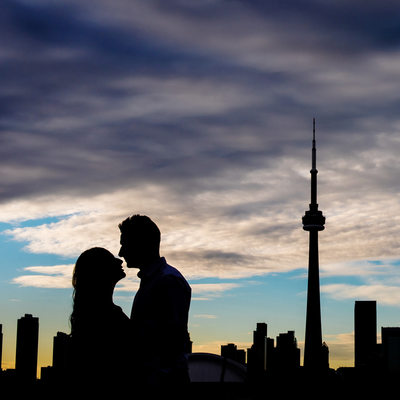 Engagement photos in Toronto featuring skyline
