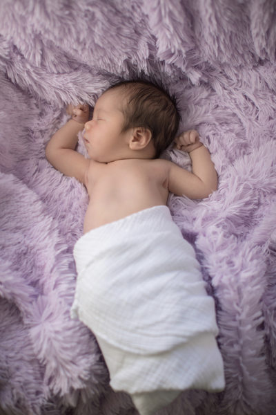 newborn-baby-soft-purple-blanket-white-swaddle