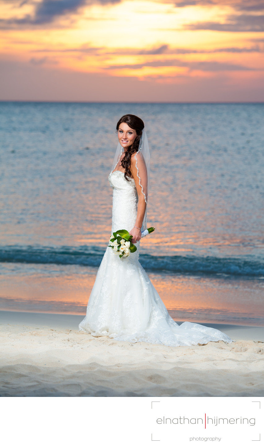 bride bouquet sunset beach