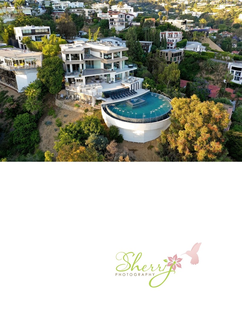 Bevelry Hills Mansion with round pool Bevelry Hills Mansion with round pool