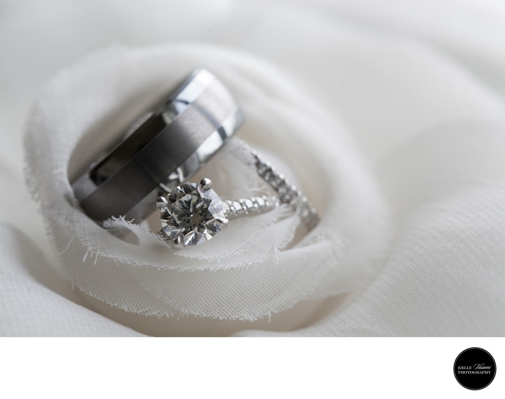 platinum wedding ring photos and fabric flower 