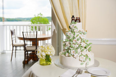 Hudson Valley Venue with River View and Train Station