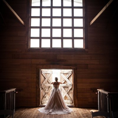 Boise Wedding Photographer White Barn Happy Valley Door
