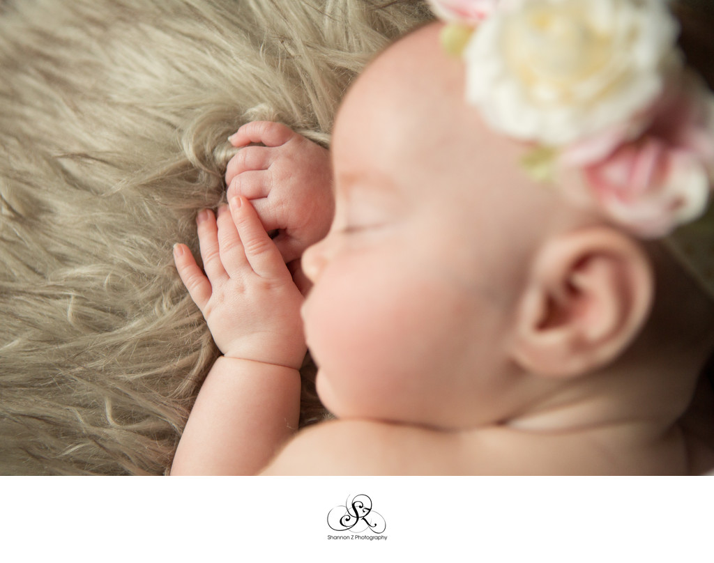 Finger Dimples: Newborn Lifestyle Photography