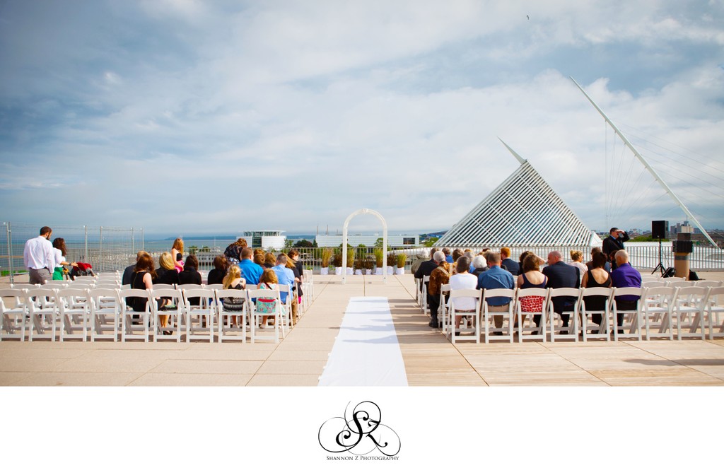 Rooftop Wedding: Milwaukee War Memorial Center