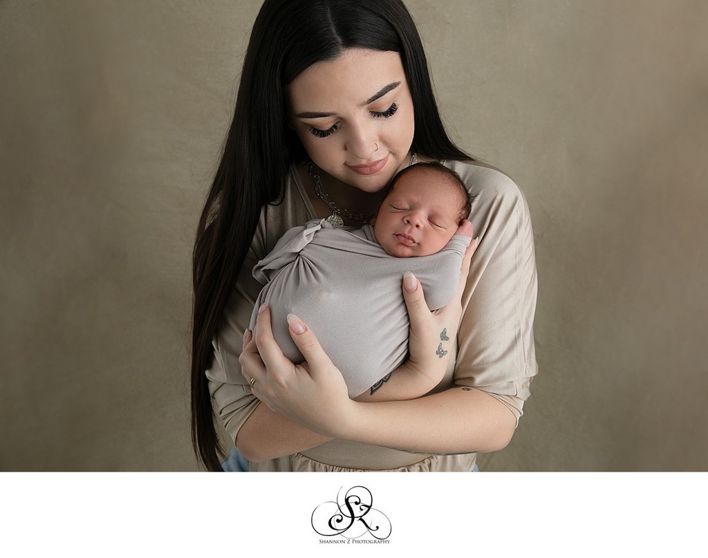 Mom and Baby : Newborn Photos