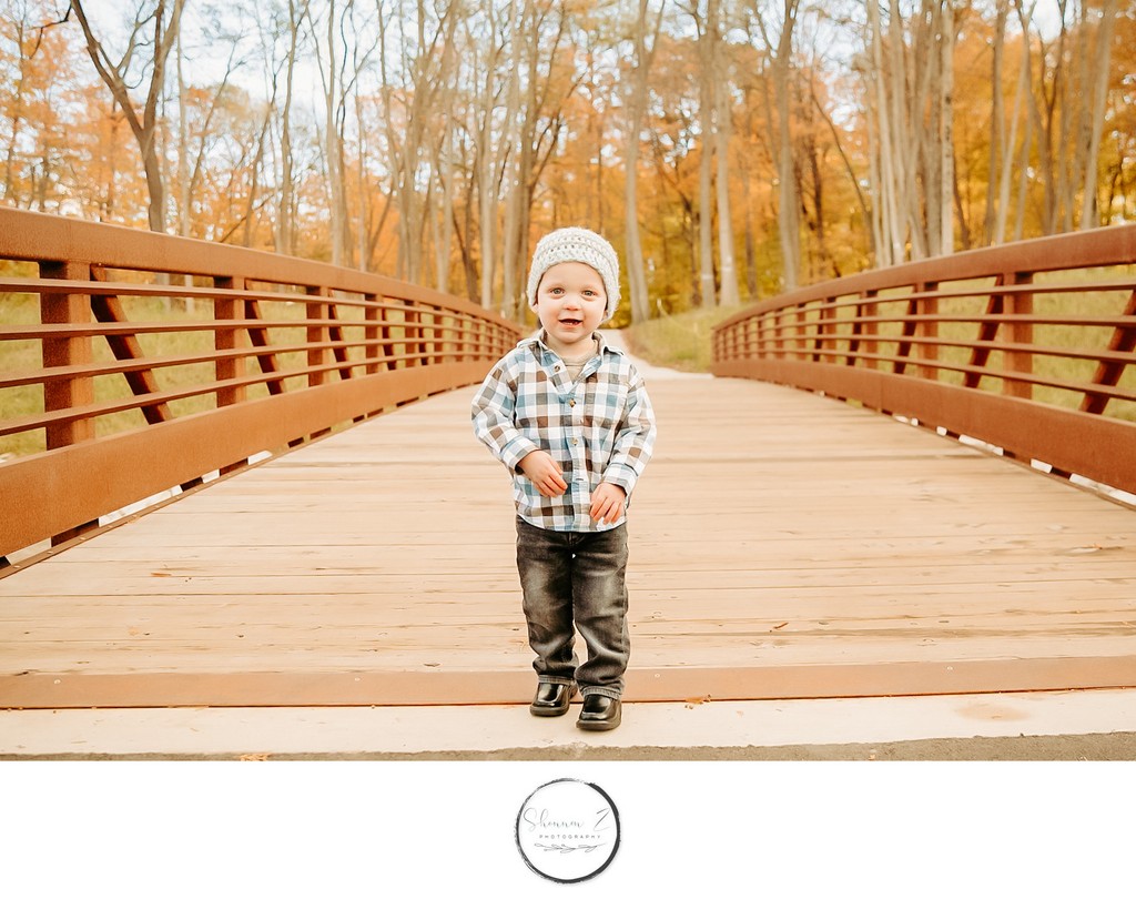 Happy Toddler: Family Pictures