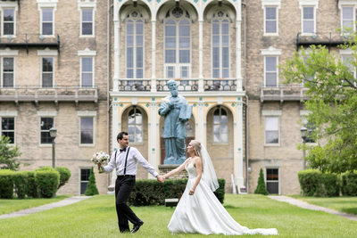 Couple: Milwaukee Wedding Photographers