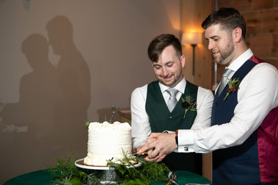 Cake Cutting: LGBTQ Friendly Wedding Photography