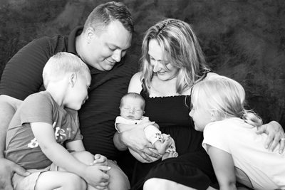 In Home Newborn: Family Photographer Milwaukee