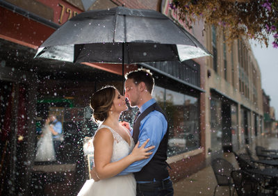 Rainy Wedding Day: Wedding Portrait in Rain