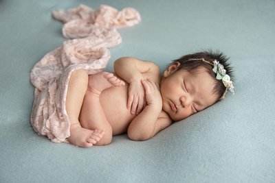 Kenosha Newborn Photographer: Pink Lace