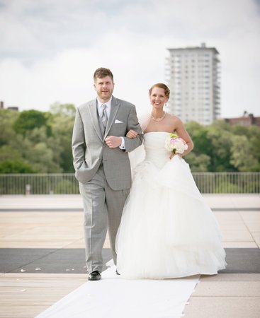 Terrace Wedding: Milwaukee War Memorial Center
