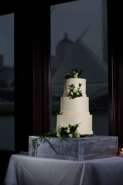 Wedding Cake: Milwaukee Harbor House