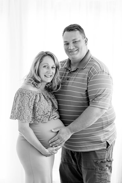  Family Maternity Photos: Oak Creek Wisconsin