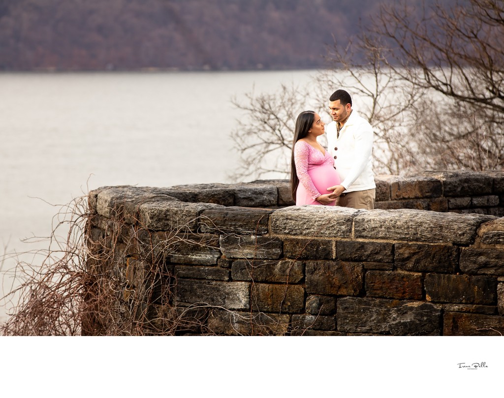 Best Fort Tryon Park Maternity Photographer