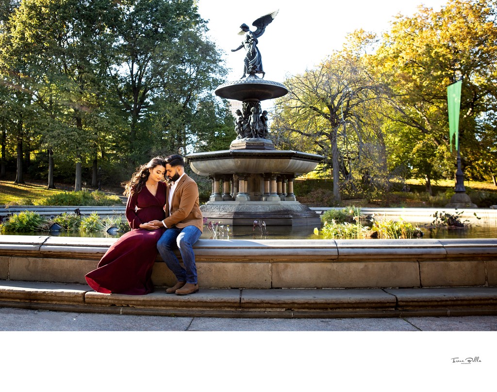 Central Park Maternity Photo at Bethesda Fountain