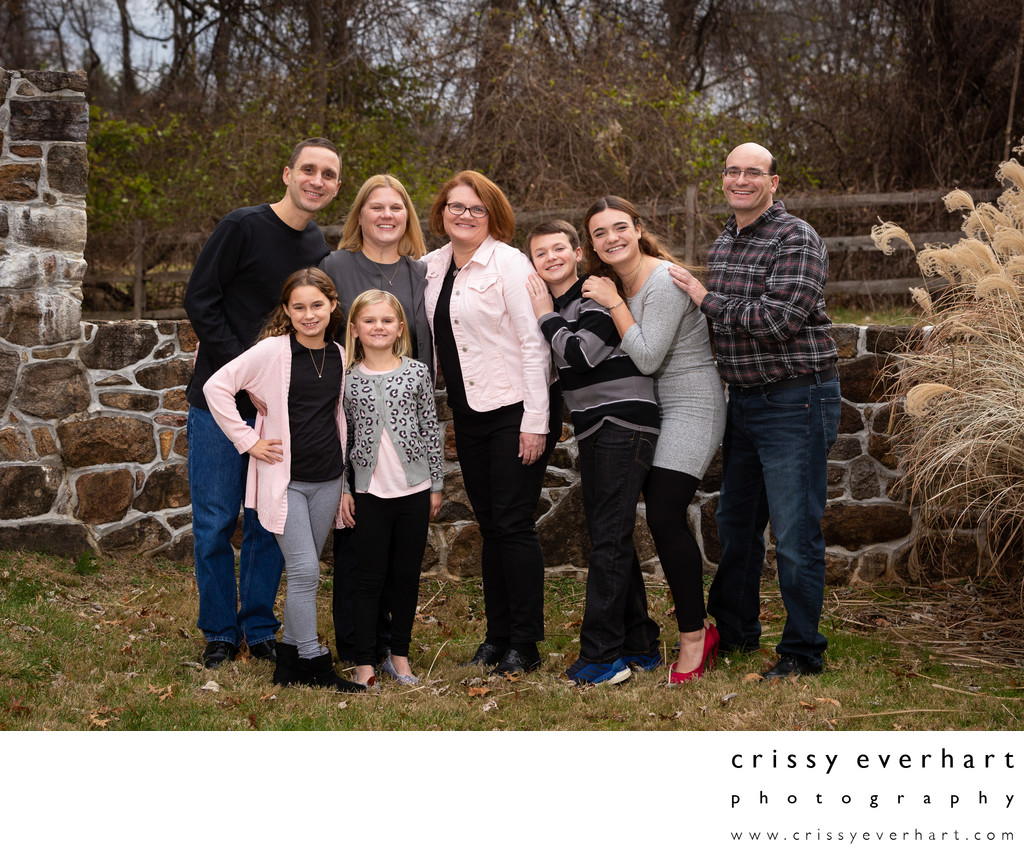 Modern Extended Family Photos at Outdoor Studio