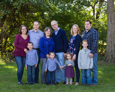 Extended Family Group Photos Outside