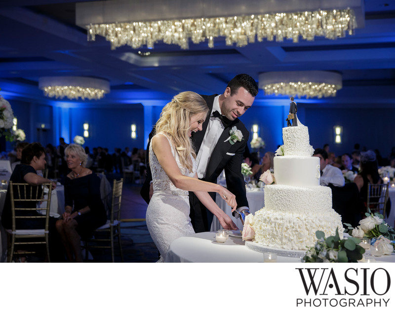 Wedding Cake Cutting San Diego Manchester Hyatt