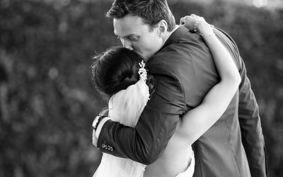 Cornerstone Sonoma Wedding Photographers Kiss 02