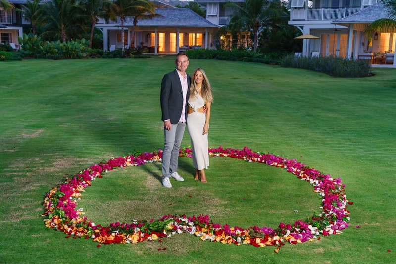 Bougainvillea heart evening light Half Moon Jamaica Bougainvillea heart evening light Half Moon Jamaica