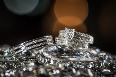 Wedding rings on Diamonds