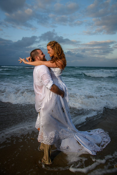 Fantastic Florida Wedding photographer from The House of Refuge