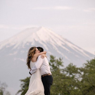 Captured by Beauty: The Mt Fuji Proposal of a Lifetime