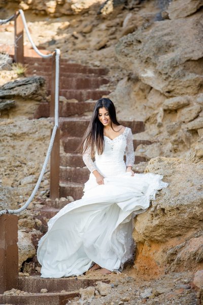 Barefoot bride walking down the stairs: Trash the dress