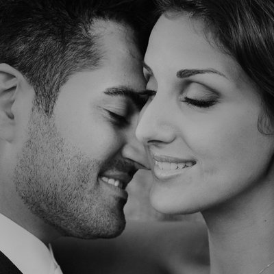 Drömsk bröllopsbild med vackert par Tjolöholms slott Drömsk bröllopsbild med vackert par Tjolöholms slott