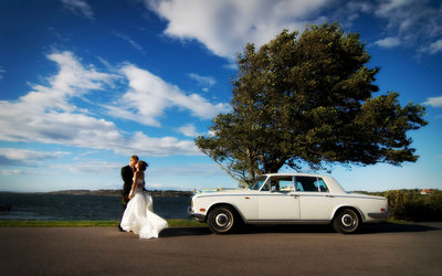 Bröllopsfotografering Särö med Rolls Royce Blå himmel