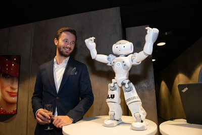 Roboten Elsa dansar på Cisco´s event i Göteborg