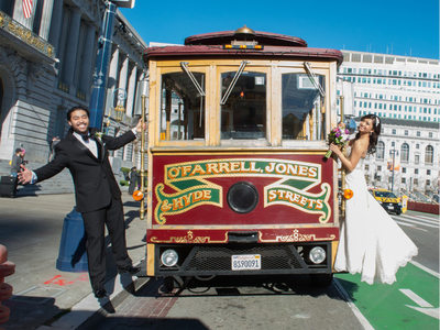 sf wedding cable car photo fun