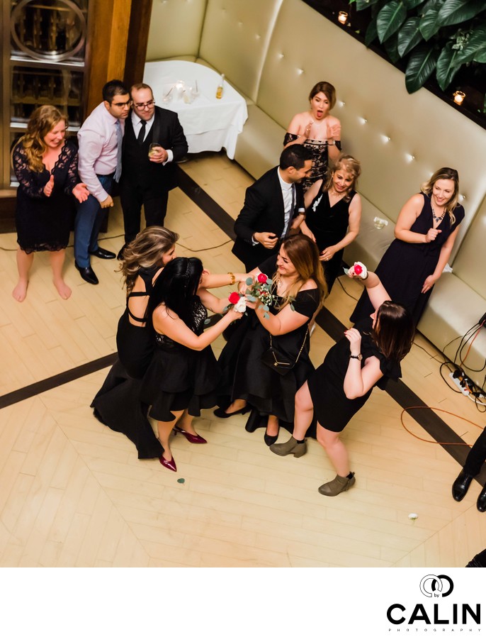 Girls Catch the Bouquet at Sassafraz Wedding Girls Catch the Bouquet at Sassafraz Wedding