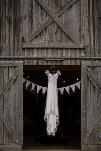 Cactus Creek Barn Wedding Photographer