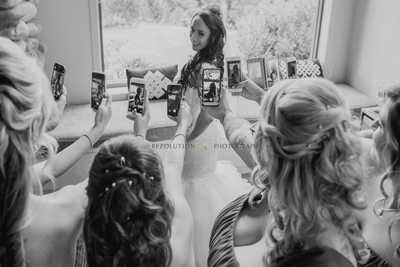 Bride gets ready Gold Coast Style