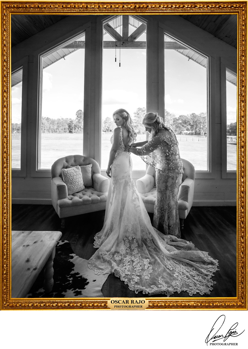 Berry Barn, bride and mother, wedding photographer