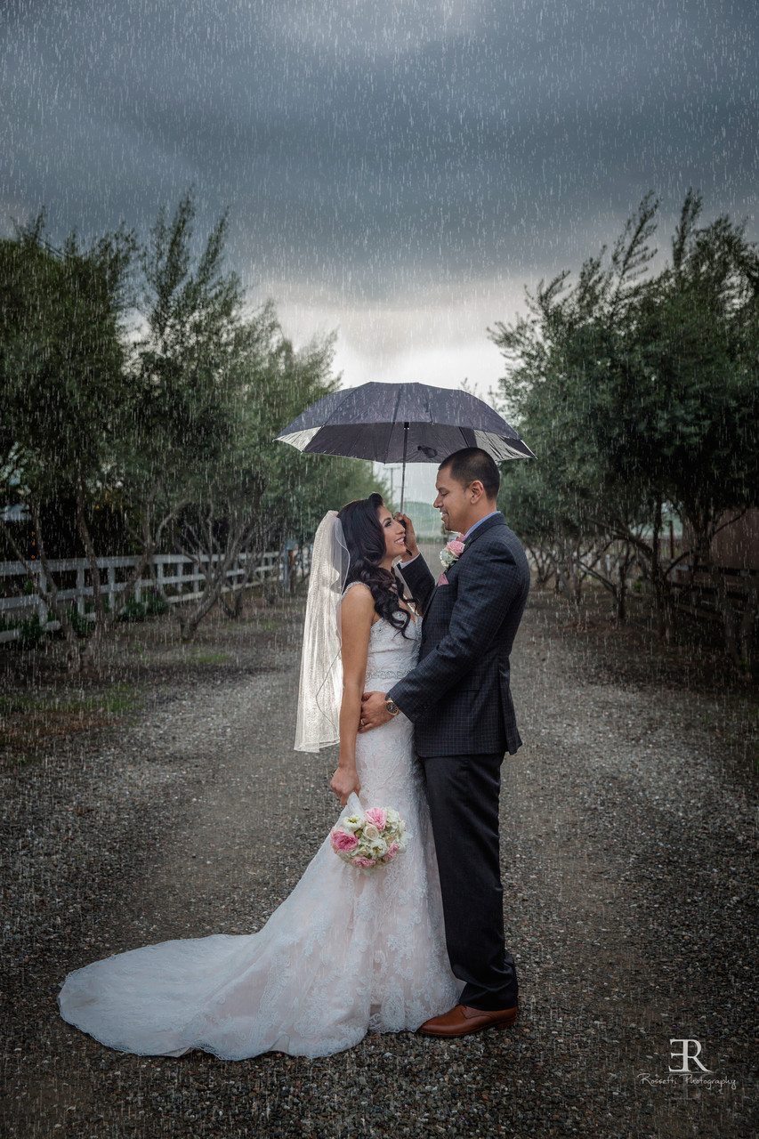 Rainy wedding photo Tracy California winery 