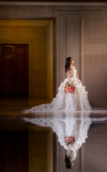SF City Hall's Luxurious Vera Wang Bride