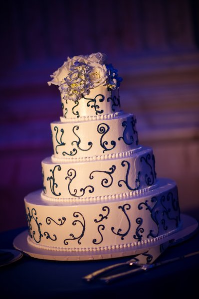 Wedding Cake at Franklin Institute Wedding