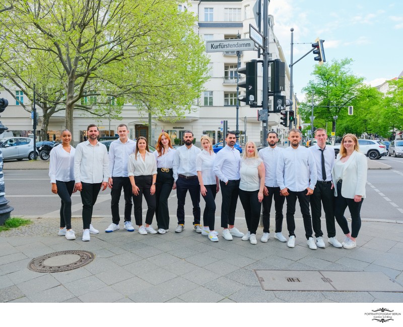 Moderne Teamfotos am Kurfuerstendamm Berlin Moderne Teamfotos am Kurfuerstendamm Berlin