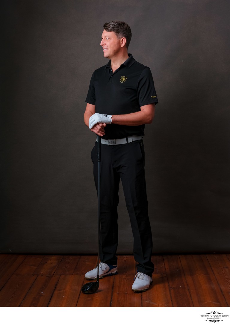 Professionelles Fotoshooting mit einem Golfspieler Professionelles Fotoshooting mit einem Golfspieler