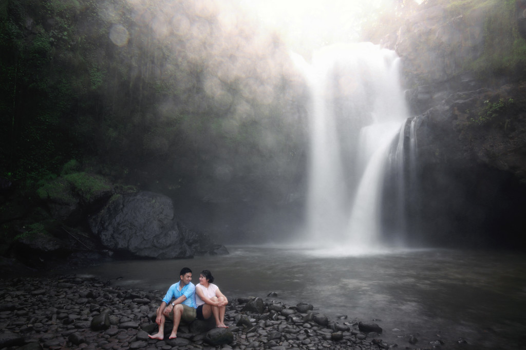 Bali Pre Wedding Photography in Waterfall